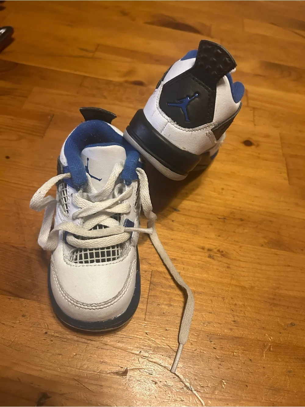 Jordan Toddler Sneakers in White and Blue
